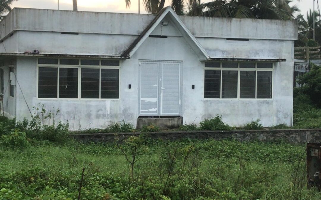 മുതലപ്പൊഴിയിൽ നിർമ്മാണം ആരംഭിച്ച ടേക്ക് എ ബ്രേക്ക് കെട്ടിടം കാടുകയറി നശിക്കുന്നു