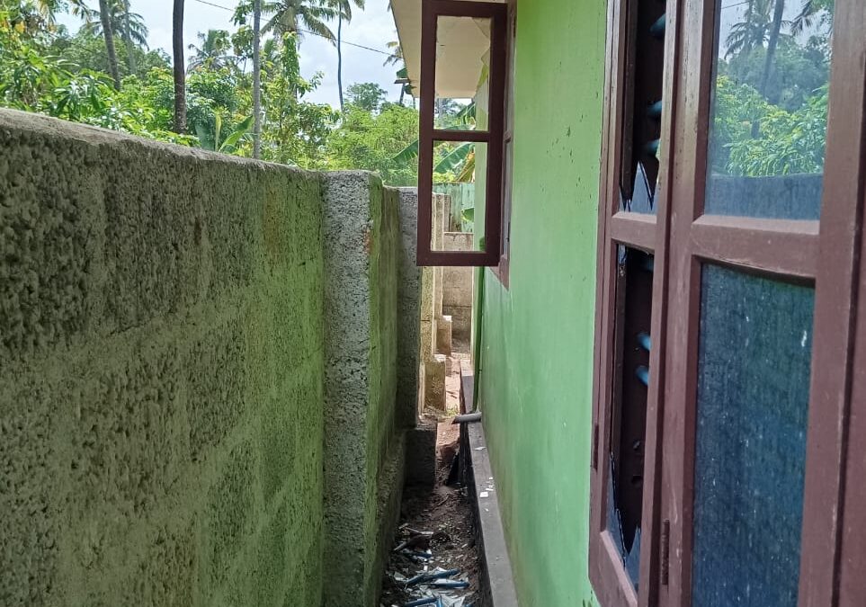 കായിക്കരയിലും മൂലൈത്തോട്ടത്തും വീടുകൾ കുത്തി തുറന്ന് മോഷണം