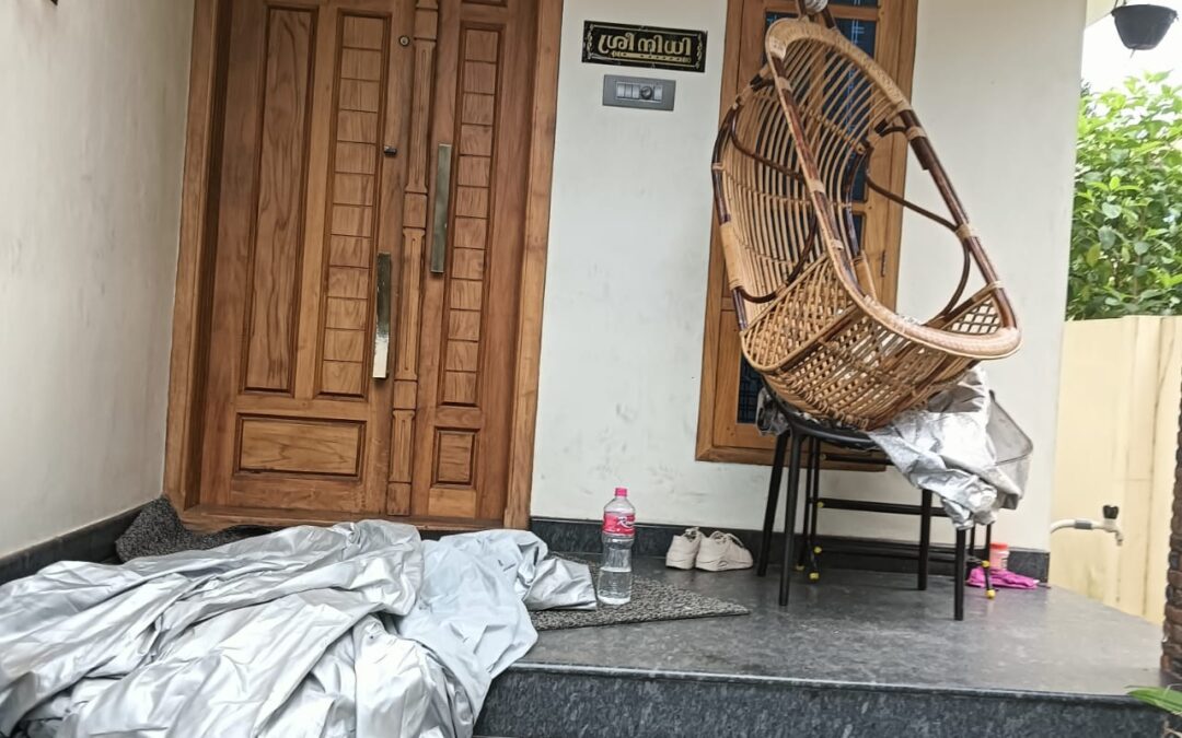 ആറ്റിങ്ങൽ സ്വദേശിയുടെ വീട്ടിൽ നിന്നും പണവും വിദേശ മദ്യവും മോഷണം പോയി