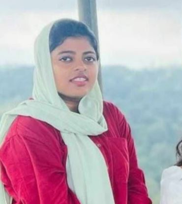 പൂവം പുഴയിൽ ഒഴുക്കിൽപ്പെട്ട ഒരു വിദ്യാർഥിയുടെ മൃതദേഹം കണ്ടെത്തി; സൂര്യയ്ക്കായി തിരച്ചിൽ