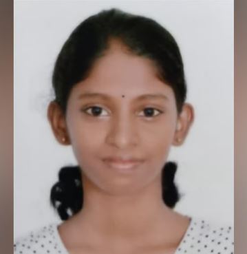 സ്കൂളിലേക്ക് പോകുന്നതിനിടെ ബസിൽ കുഴഞ്ഞു വീണു; പ്ലസ് ടു വിദ്യാർഥിനി മരിച്ചു