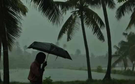 ന്യൂനമര്‍ദ്ദം ഇന്ന് തീവ്രമാകും; സംസ്ഥാനത്ത് രണ്ടുദിവസം പരക്കെ മഴ; ആറു ജില്ലകളില്‍ യെല്ലോ അലര്‍ട്ട്