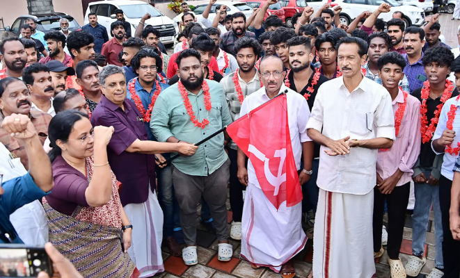 മന്ത്രിയുടെ സാന്നിധ്യത്തില്‍ കാപ്പാ കേസ് പ്രതി സിപിഎമ്മില്‍; വിവാദം; വിശദീകരണവുമായി ജില്ലാ സെക്രട്ടറി