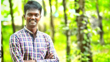 മരത്തിനു മുകളിൽ പെരുമ്പാമ്പ്; ആശങ്കക്ക് അറുതിവരുത്തി വാവ സുരേഷ്