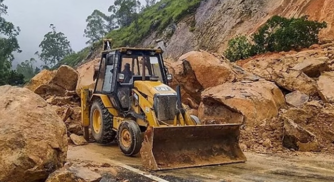 റഡാർ സിഗ്നല്‍ ലോറിയുടേതല്ല, കൂടുതൽപേർ മണ്ണിനടിയിൽ കുടുങ്ങിക്കിടക്കുന്നതായി സംശയം