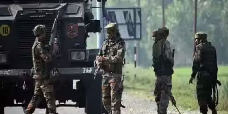 കശ്മീരിൽ ഭീകരരുമായി ഏറ്റുമുട്ടൽ; നാല് സൈനികര്‍ക്ക് വീരമൃത്യു