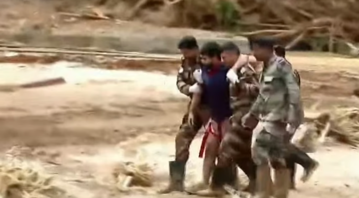 സൂചിപ്പാറ ഉള്‍വനത്തില്‍ കുടുങ്ങിയ യുവാക്കളെ എയര്‍ലിഫ്റ്റ് ചെയ്തു സൈന്യം