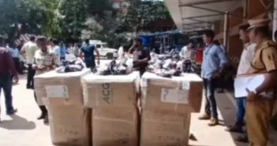 കൊല്ലം സ്റ്റേഷനിൽ വന്ന പാർസൽ കൊണ്ടുപോകാൻ ആരും വന്നില്ല, സംശയം തോന്നി പൊലീസ് പൊട്ടിച്ചു; ആളെത്തിയപ്പോൾ അറസ്റ്റ്