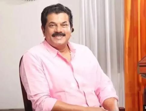 ‘ലാപ് ടോപ്പ് വീട്ടില്‍ വന്ന് പഠിപ്പിക്കാമോ’; മുകേഷിന്റെ വാദം പച്ചക്കള്ളമെന്ന് പരാതിക്കാരി