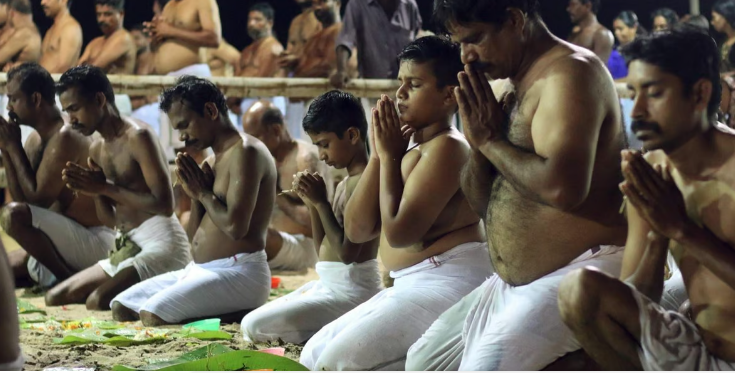 പിതൃ സ്മരണയിൽ ഇന്ന് കർക്കടക വാവ്