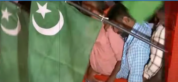 മാപ്പ് ചോദിച്ച് കേരള ഗ്രാമീണ്‍ ബാങ്ക്; ബുധനാഴ്ചയ്ക്കകം പണം തിരികെ നല്‍കും