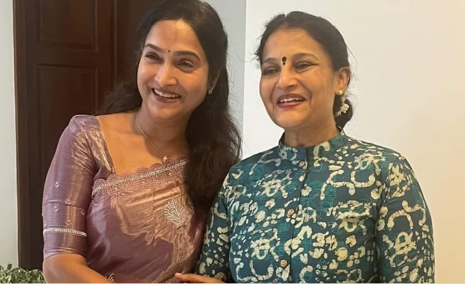 39 വർഷത്തിന് ശേഷം ‘ദേശാടനക്കിളികൾ’ കണ്ടുമുട്ടി, കെട്ടിപ്പിടിച്ച് നിമ്മിയും സാലിയും; ചിത്രങ്ങൾ വൈറൽ