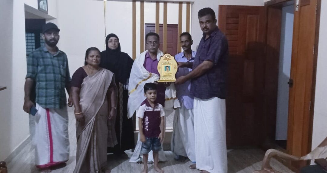 പൈങ്കിളിദാസ് മെമ്മോറിയൽ ലൈബ്രേറിയൻ പുരസ്‌കാരം രാജേന്ദ്രൻ നായർക്ക്