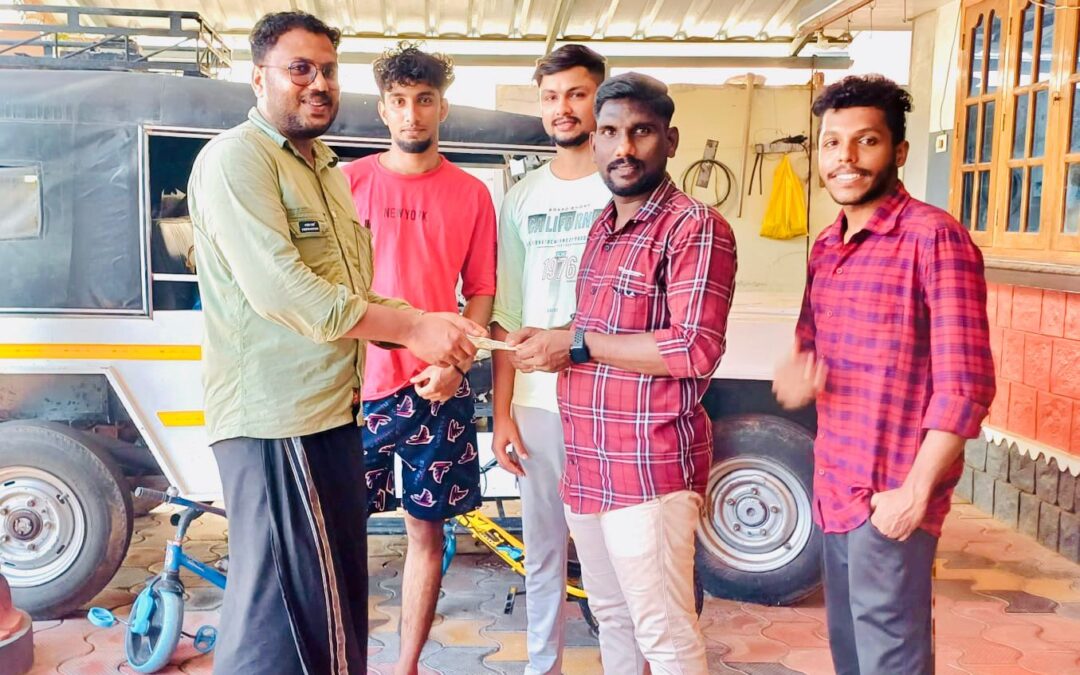 വയനാട് ദുരന്തബാധിതർക്കായി ഡി വൈ എഫ് ഐ ആറ്റിങ്ങൽ വെസ്റ്റ് മേഖല കുന്നുവാരം യൂണിറ്റ് തുക കൈമാറി