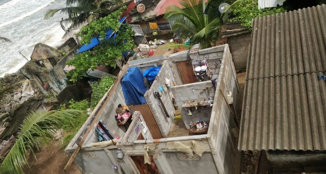 കനത്ത മഴയിൽ അഞ്ചുതെങ്ങ് സ്വദേശിയുടെ വീട് തകർന്നു