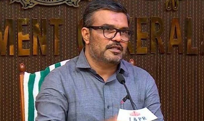 വീടിന് മുമ്പില്‍ ഷീറ്റിടല്‍ പ്രത്യേക നിര്‍മിതിയായി കണക്കാക്കില്ല; ഇളവിന് ചട്ടഭേദഗതി കൊണ്ടുവരും: മന്ത്രി എം ബി രാജേഷ്