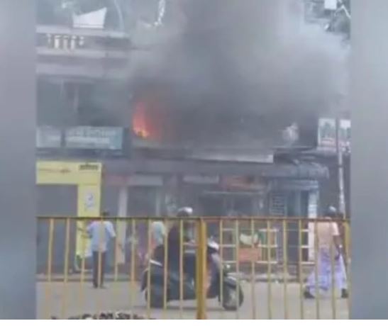 പാപ്പനംകോട് ഇൻഷുറൻസ് കമ്പനി ഓഫീസിൽ തീപിടിത്തം; രണ്ട് സ്ത്രീകൾ മരിച്ചു