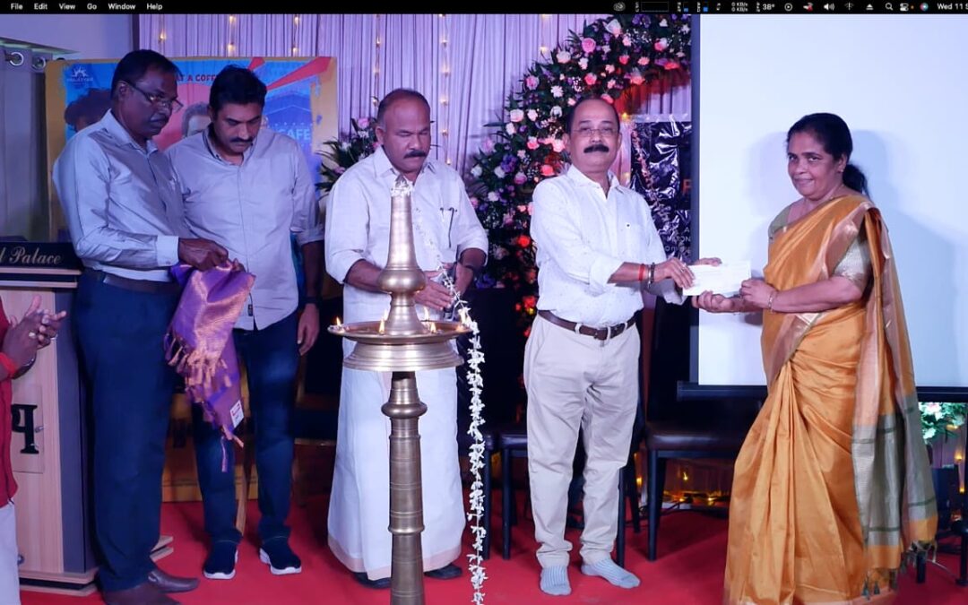 സുകുമാരക്കുറുപ്പും കൂട്ടരും ഓണം ആഘോഷിക്കാൻ ഒത്തുകൂടി !!!