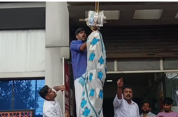 എഡിഎം നവീന്‍ ബാബു ജീവനൊടുക്കിയ സംഭവത്തില്‍ കണ്ണൂരില്‍ വ്യാപക പ്രതിഷേധം