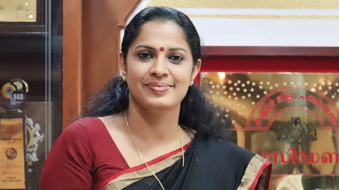 എഡിഎം നവീൻ ബാബുവിന്‍റെ ആത്മഹത്യാ കേസ്;  പി.പി. ദിവ്യ കീഴടങ്ങിയേക്കുമെന്ന അഭ്യൂഹം ശക്തം