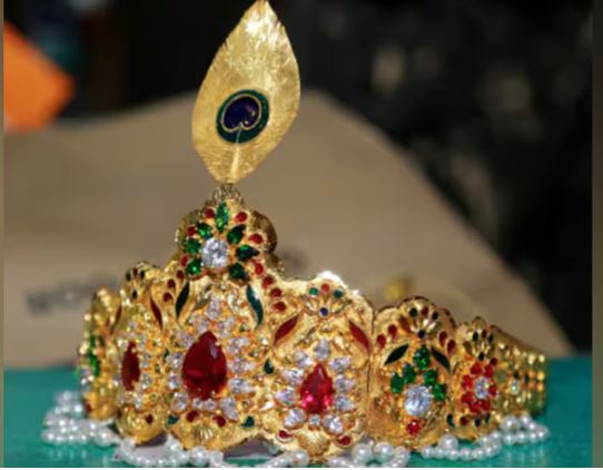 ഗുരുവായൂരപ്പന് വഴിപാടായി 25 പവൻ തൂക്കം വരുന്ന പൊൻ കിരീടം