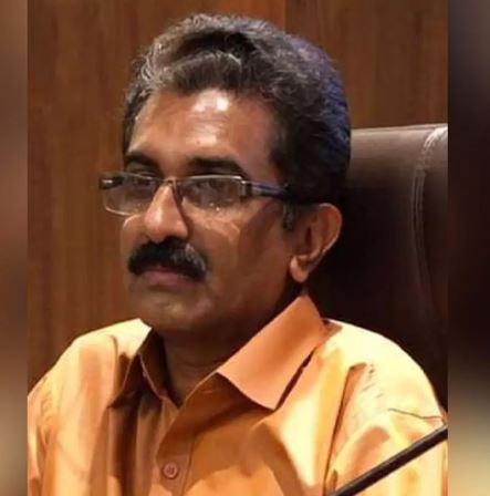 നവീന്‍ബാബു അവസാന സന്ദേശം അയച്ചത് പുലര്‍ച്ചെ 4.58 ന്; ആത്മഹത്യയെന്ന് പോസ്റ്റ്‌മോര്‍ട്ടം റിപ്പോര്‍ട്ട്