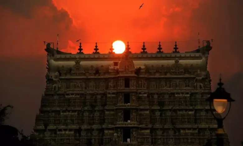 ശ്രീപത്മനാഭ സ്വാമി ക്ഷേത്രത്തില്‍ മോഷണം; ഓസ്‌ട്രേലിയന്‍ പൗരത്വമുള്ള ഡോക്ടര്‍ ഉള്‍പ്പെടെ മൂന്നു പേര്‍ പിടിയില്