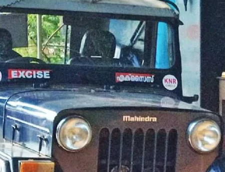 അനധികൃത മദ്യവില്പന നടത്തിയവരെ ചിറയിൻകീഴ് എക്സ്സൈസ് റേഞ്ച് ഓഫീസർമാർ പിടികൂടി