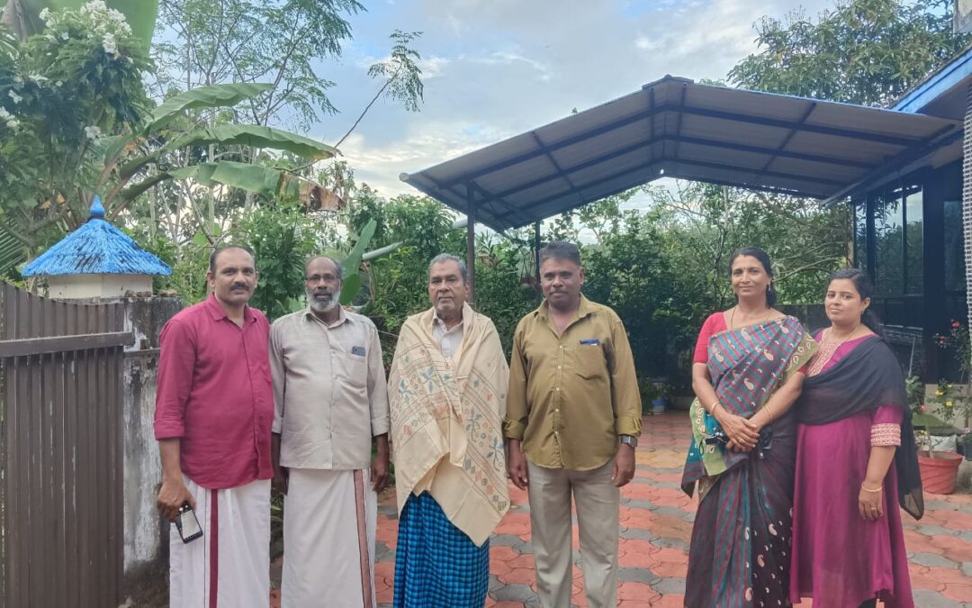 സമത്വം റെസിഡൻസ് അസോസിയേഷൻ  വയോജനങ്ങൾക്ക് പൊന്നാട അണിയിച്ച് ആദരിച്ചു