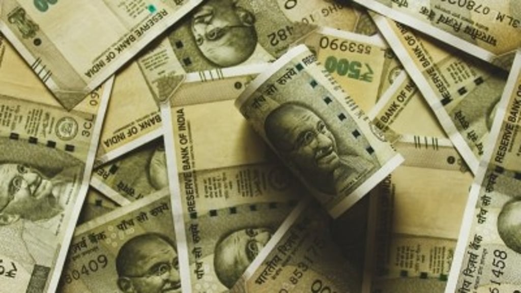വാഹനത്തില്‍ 50,000 രൂപയില്‍ കൂടുതല്‍ പണമുണ്ടോ?, മതിയായ രേഖകള്‍ വേണം; ഫ്‌ളെയിംഗ് സ്‌ക്വാഡ് പരിശോധന ശക്തം ലോക്‌സഭാ ഉപതെരഞ്ഞെടുപ്പുമായി