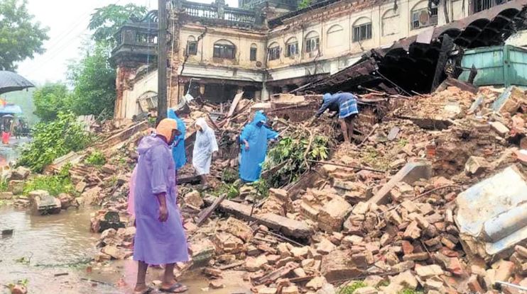 തമിഴ്‌നാട്ടില്‍ കനത്ത മഴ തുടരുന്നു; 1,200ലധികം പേരെ ഒഴിപ്പിച്ചു, 2000 ഏക്കറിലധികം കൃഷി നശിച്ചു