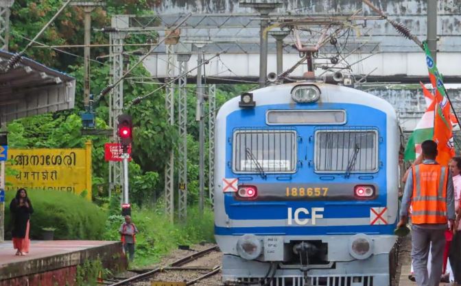 കൊല്ലം– എറണാകുളം മെമു സർവീസ് അടുത്ത വർഷം വരെ, കാലാവധി നീട്ടി