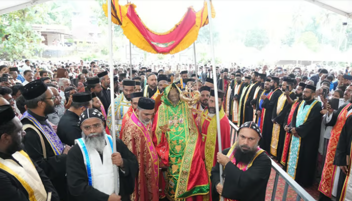 കണ്ണീരണിഞ്ഞ് വിശ്വാസികള്‍, വലിയ ഇടയന് വിട; പുത്തന്‍കുരിശിലെ സഭാ ആസ്ഥാനത്ത് നിത്യനിദ്ര