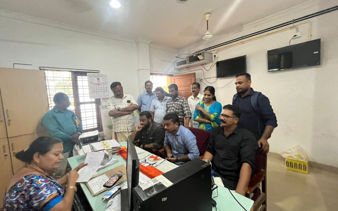 ഇടയ്ക്കോട് മണ്ഡലം കോൺഗ്രസ്‌ കമ്മിറ്റിയുടെ നേതൃത്വത്തിൽ മുദാക്കൽ ഗ്രാമപഞ്ചായത്ത് സെക്രട്ടറിയെ ഉപരോധിച്ചു