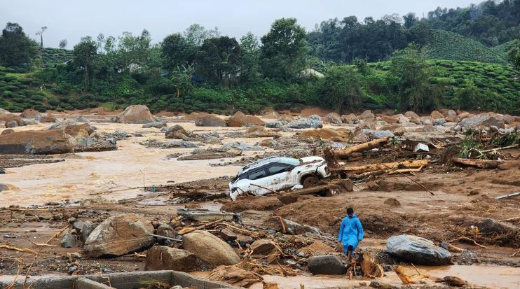 എയര്‍ലിഫ്റ്റിന് ചെലവായ 132.62 കോടി തിരിച്ചടയ്ക്കണം; ദുരന്തകാലത്തെ സേവനത്തിന് കേരളത്തോട് കണക്ക് പറഞ്ഞ് കേന്ദ്രം