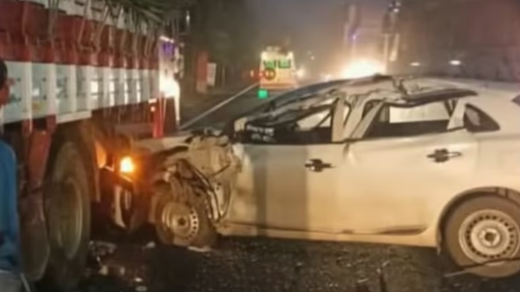 പാലായില്‍ ലോറിയിലേക്ക് കാര്‍ ഇടിച്ചു കയറി; ഒരു വയസ്സുള്ള കുട്ടി ഉള്‍പ്പെടെ മൂന്നുപേര്‍ക്ക് പരിക്ക്