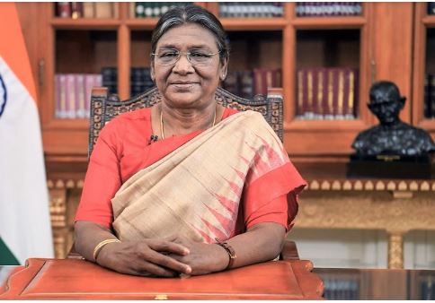 ‘എംടിയുടെ വിയോഗത്തോടെ സാഹിത്യലോകം കൂടുതല്‍ ദരിദ്രമായി’; അനുശോചിച്ച് രാഷ്ട്രപതി