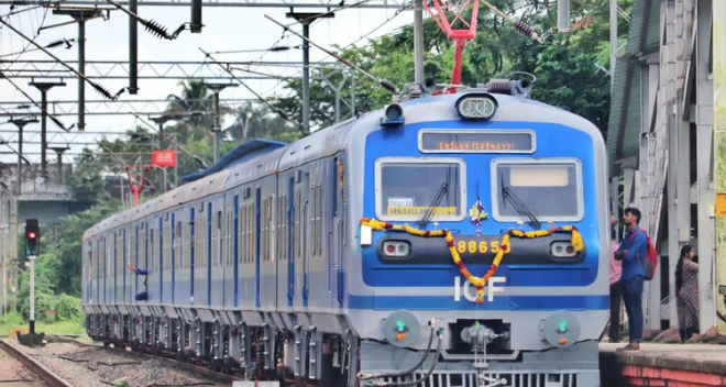സ്വീകരിക്കാന്‍ എംപിയും യാത്രക്കാരും സ്റ്റേഷനില്‍; മെമു ട്രെയിന്‍ നിര്‍ത്താതെ പോയി