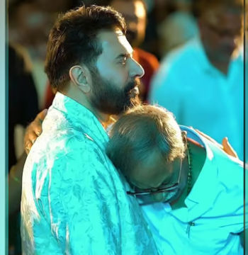 “എന്റെ മനസ് ശൂന്യമാവുന്ന പോലെ, ഞാനെന്റെ ഇരു കൈകളും മലർത്തിവെക്കുന്നു”