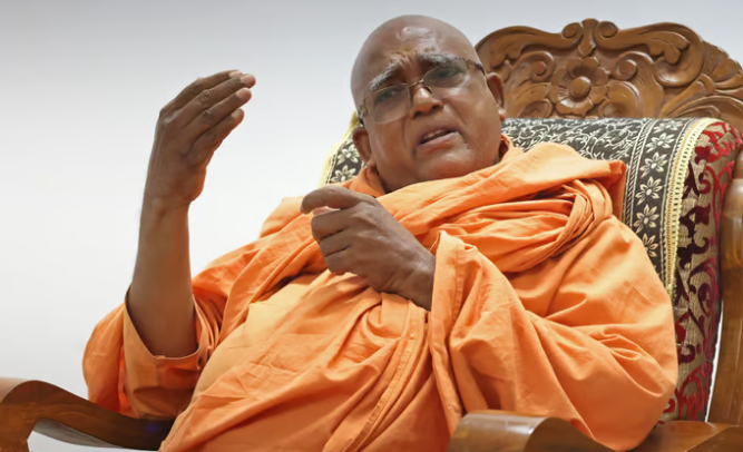 ക്ഷേത്രത്തിനുള്ളില്‍ മേല്‍വസ്ത്രം അഴിച്ച് കയറണമെന്നത് അനാചാരം, തിരുത്തണം: സ്വാമി സച്ചിദാനന്ദ