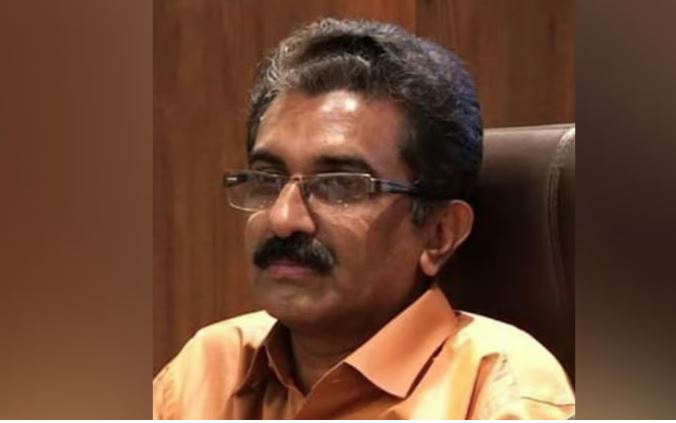 നവീന്‍ബാബുവിന്റെ അടിവസ്ത്രത്തില്‍ രക്തക്കറ ഉണ്ടായിരുന്നതായി ഇന്‍ക്വസ്റ്റ് റിപ്പോര്‍ട്ട്