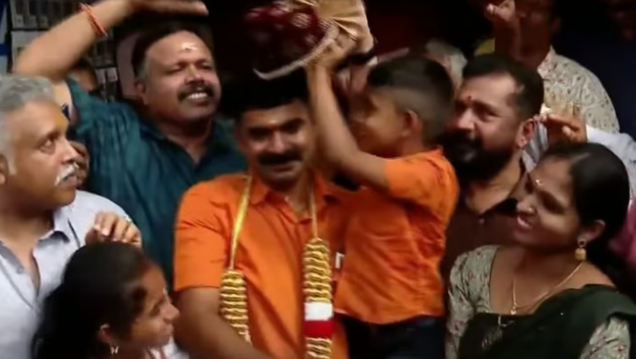 ‘ഇന്നലെ ഉറങ്ങാന്‍ കഴിഞ്ഞില്ല; ഭാഗ്യം വന്നത് വീട്ടുകാരെ പോലും അറിയിച്ചില്ല’; 12 കോടി ദിനേശ് കുമാറിന്
