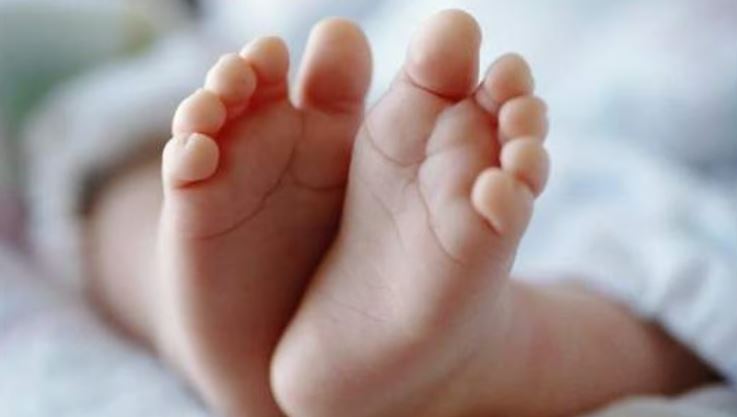 ചാലക്കുടിയിൽ യുവതി സ്വയം പ്രസവമെടുത്തു; നവജാത ശിശു മരിച്ചു