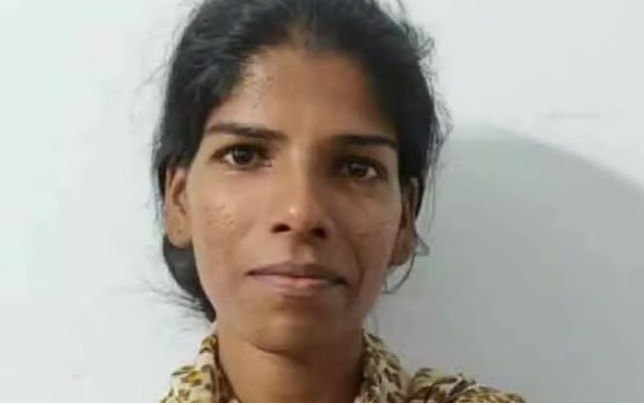 അമ്മയെ ദേഹോപദ്രവം ഏല്‍പ്പിച്ചയാളുടെ വീട്ടില്‍ കയറി സ്‌കൂട്ടര്‍ കത്തിച്ചു; യുവതി അറസ്റ്റില്‍