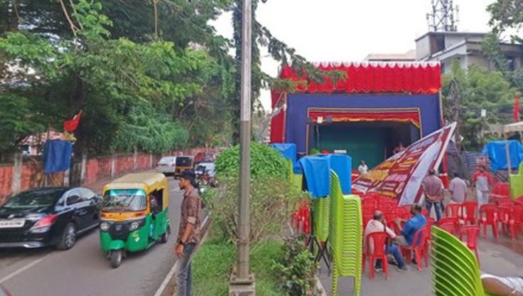 സിപിഎം സമ്മേളനത്തിന് സ്റ്റേജ് കെട്ടിയത് റോഡ് കുത്തിപ്പൊളിച്ചാണോ?; നിയമം ലംഘിച്ചവര്‍ പ്രത്യാഘാതം നേരിടേണ്ടി വരുമെന്ന് ഹൈക്കോടതി