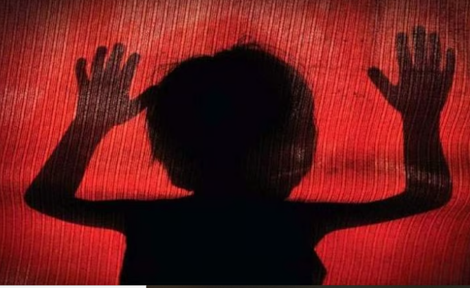 ശുചിമുറിയിൽ പോയതിന് നാലു വയസ്സുകാരിയുടെ സ്വകാര്യ ഭാഗത്ത് അധ്യാപിക മുറിവേല്‍പ്പിച്ചെന്ന് പരാതി