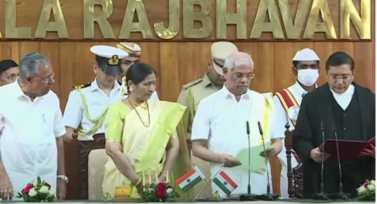 രാജേന്ദ്ര വിശ്വനാഥ് ആര്‍ലേക്കര്‍ ഗവര്‍ണറായി അധികാരമേറ്റു