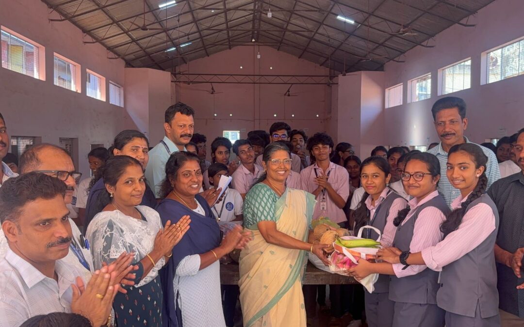 കലോത്സവ കലവറ നിറയ്ക്കലിനുള്ള ഉൽപ്പന്നങ്ങൾ കൈമാറി