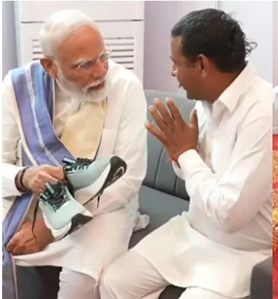 ചെരുപ്പ് ധരിക്കില്ലെന്ന് പ്രതിജ്ഞയെടുത്തു; പതിനാലുവര്‍ഷത്തിനുശേഷം മോദിയെ കണ്ടുമുട്ടി