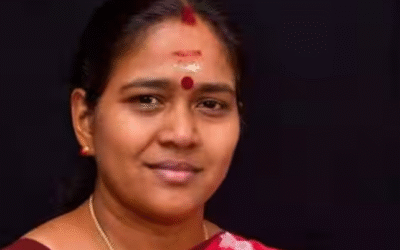 ശോഭ സുരേന്ദ്രന്റെ വീടിന് മുന്നിൽ സ്ഫോടക വസ്തു പൊട്ടിത്തെറിച്ചു, ബൈക്കിലെത്തി ആക്രമണം